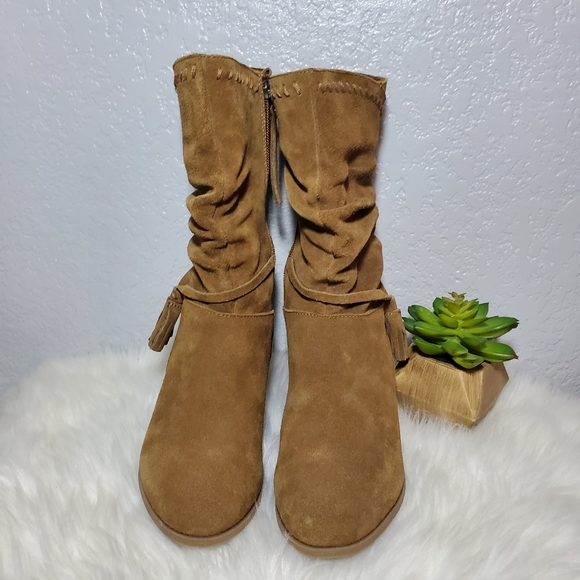 Minnetonka Suede Leather mid calf brown boots - Picture 2 of 7